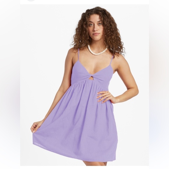 Billabong in a twist mini dress in lilac NWT  size medium - Picture 3 of 9